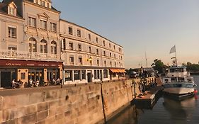 Best Western Le Cheval Blanc -Vue Sur Le Port-Plein Centre Ville